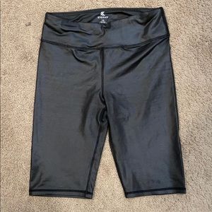 High shine black bike short